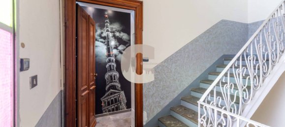 1 bedroom Apartment in Turin, Italy No. 287015 2