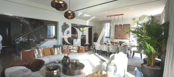 4 bedrooms Villa in Abu Dhabi, UAE No. 25026 23