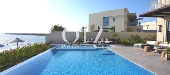4 bedrooms Villa in Abu Dhabi, UAE No. 25026 18