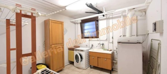 4-salle Villa à Vigevano, Italy No. 33635 32