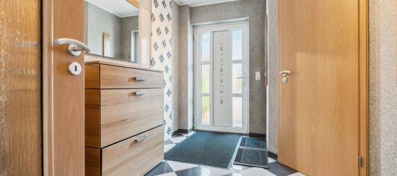 Таунхаус с 5 комнатами в Kitzingen, Германия № 26951 10