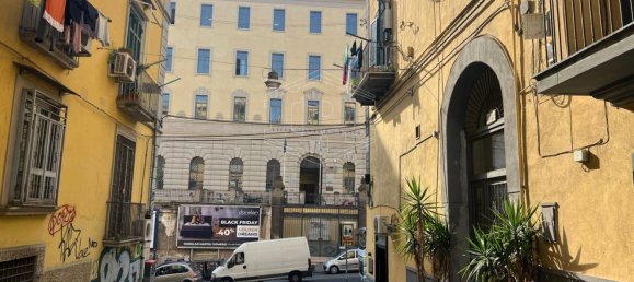 7 rooms Apartment in Naples, Italy No. 186379 2