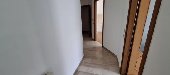 Apartamento de 3 dormitorios en Castellinaldo d'Alba, Italy No. 336780 8