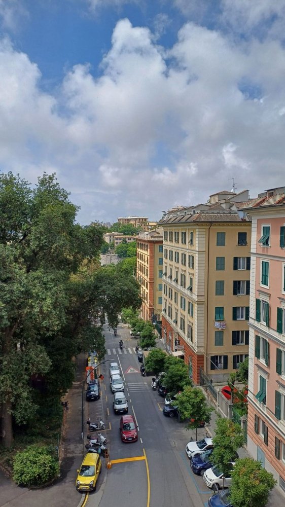 Apartamento de 9 dormitorios en Genoa, Italy No. 376394