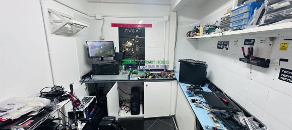 77m² Commercial property in Vittoria, Italy No. 300832 9