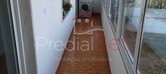 Apartamento de 4 dormitorios en Almada, Portugal No. 156115 22