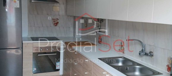 Apartamento de 4 dormitorios en Almada, Portugal No. 156115 4