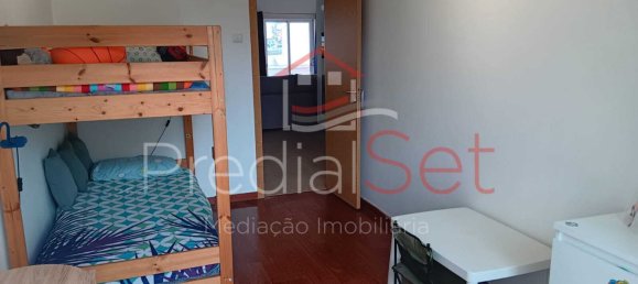 Apartamento de 4 dormitorios en Almada, Portugal No. 156115 17