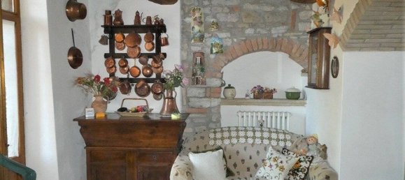 2 bedrooms House in Umbertide, Italy No. 84437 5