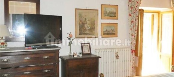 2 bedrooms House in Umbertide, Italy No. 84437 10