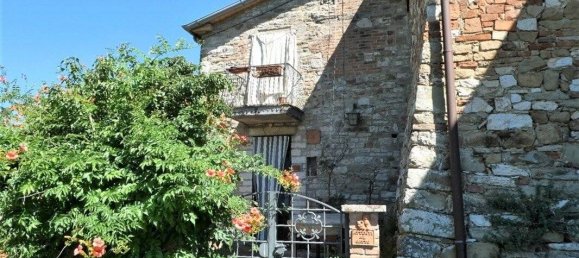 2 bedrooms House in Umbertide, Italy No. 84437 18