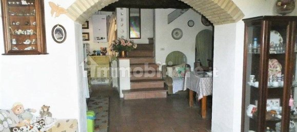2 bedrooms House in Umbertide, Italy No. 84437 4