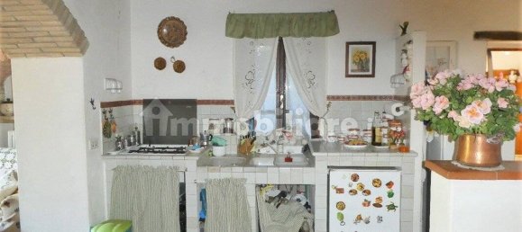 2 bedrooms House in Umbertide, Italy No. 84437 2