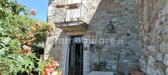 2 bedrooms House in Umbertide, Italy No. 84437 17