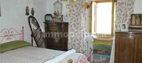 2 bedrooms House in Umbertide, Italy No. 84437 11