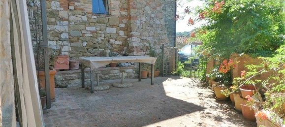 2 bedrooms House in Umbertide, Italy No. 84437 19