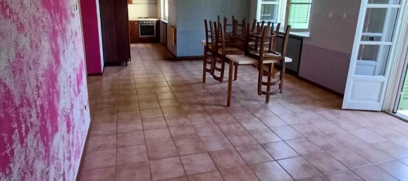 4 rooms Apartment in Varano de' Melegari, Italy No. 104831 9