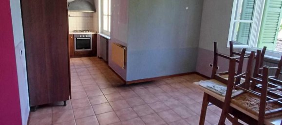 4 rooms Apartment in Varano de' Melegari, Italy No. 104831 6
