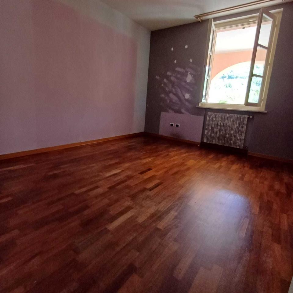 4 rooms Apartment in Varano de' Melegari, Italy No. 104831