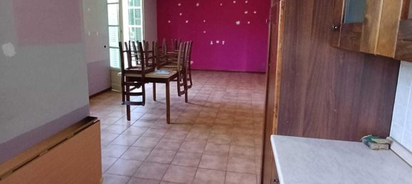 4 rooms Apartment in Varano de' Melegari, Italy No. 104831 8