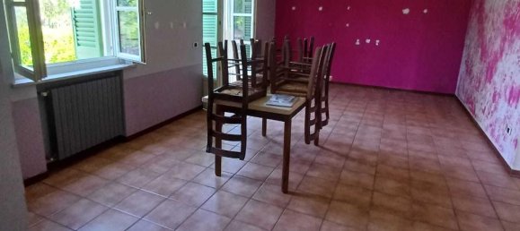 4 rooms Apartment in Varano de' Melegari, Italy No. 104831 3