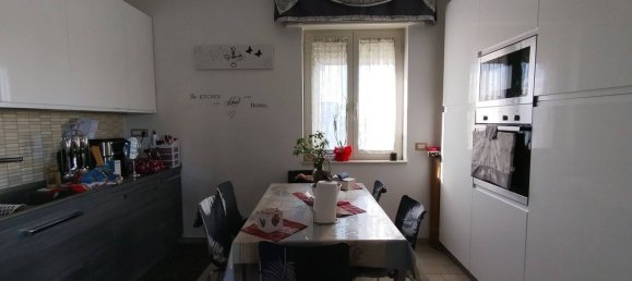 3 rooms Apartment in Pomigliano d'Arco, Italy No. 200091 16