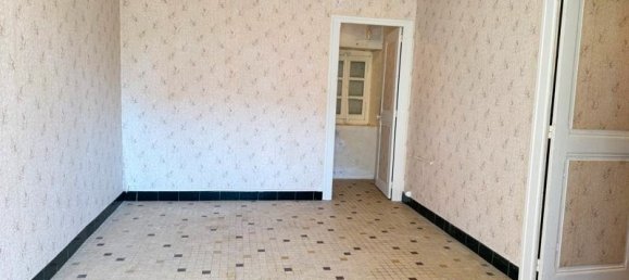 2 bedrooms House in La Perche, France No. 282118 3