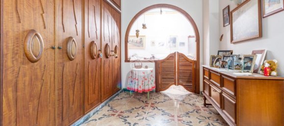 Apartamento de 8 divisões em Villabate, Italy N.º 9167 21