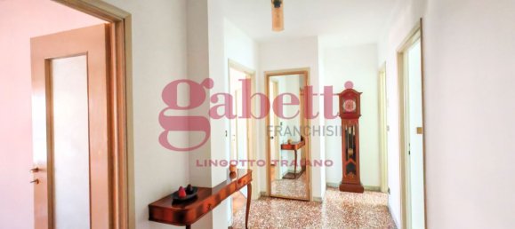 1 bedroom Penthouse in Turin, Italy No. 353375 6