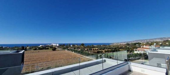 3 bedrooms Villa in Chloraka, Cyprus No. 19647 2