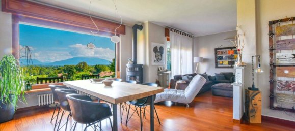 3 bedrooms Villa in Ranco, Italy No. 314102 10