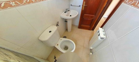 3 bedrooms Townhouse in Medina del Campo, Spain No. 29081 2