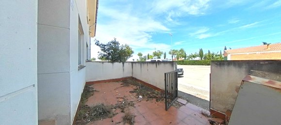 3 bedrooms Townhouse in Medina del Campo, Spain No. 29081 7