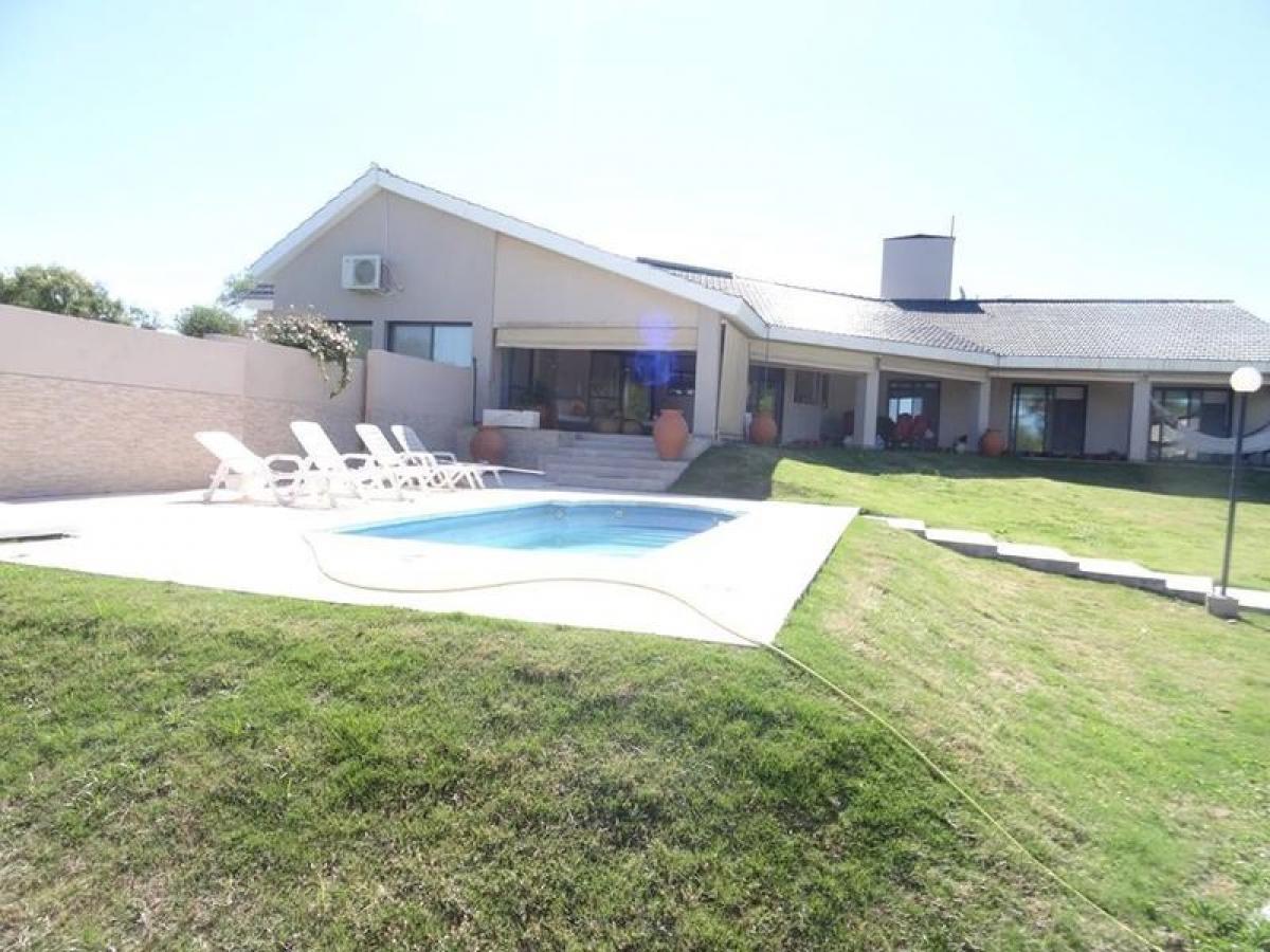 3 bedrooms House in Cordoba, Argentina No. 1771