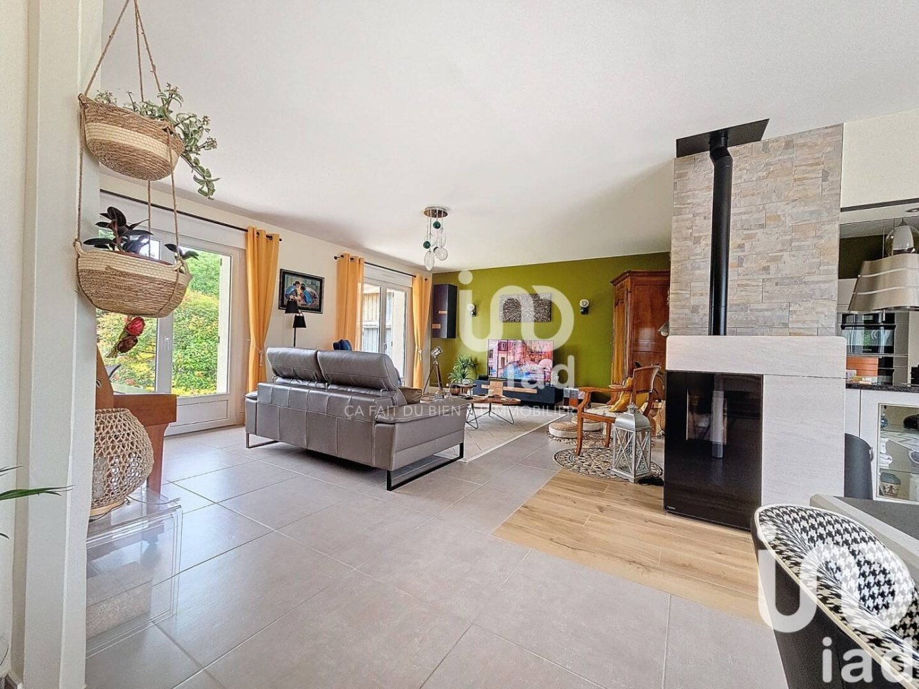 5 bedrooms House in Mehun-sur-Yevre, France No. 260074