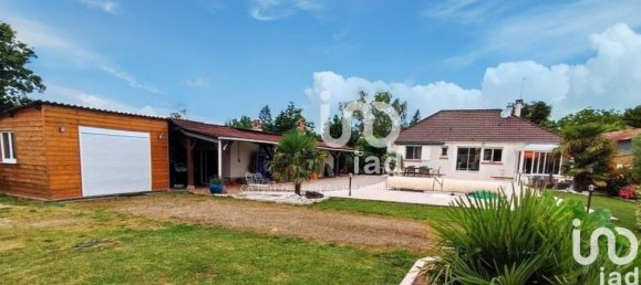 5 bedrooms House in Mehun-sur-Yevre, France No. 260074 16