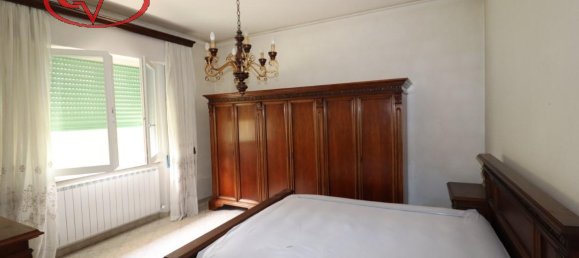 4 rooms Apartment in Montevarchi, Italy No. 231974 3