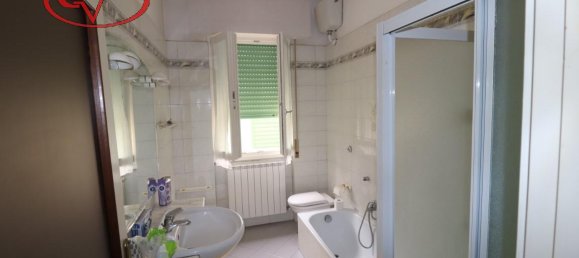 4 rooms Apartment in Montevarchi, Italy No. 231974 5