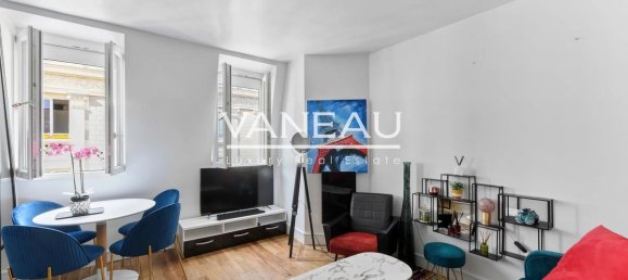 3 rooms Apartment in Paris, France No. 163239 2