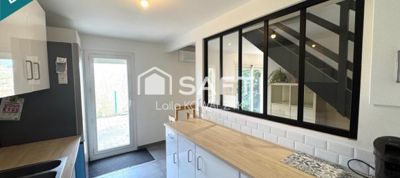 3 bedrooms House in Villefontaine, France No. 244454 7