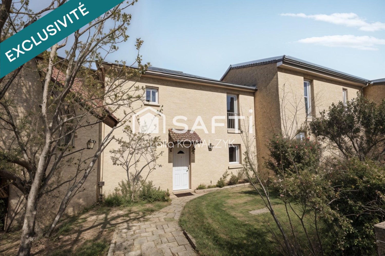 3 bedrooms House in Villefontaine, France No. 244454