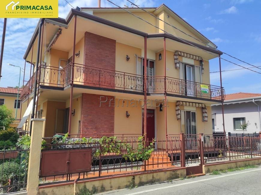 2 chambres Appartement à Castel d'Azzano, Italy No. 370394