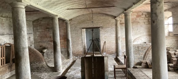 9-Zimmer Haus in San Polo d'Enza, Italy, Nr. 168148 2