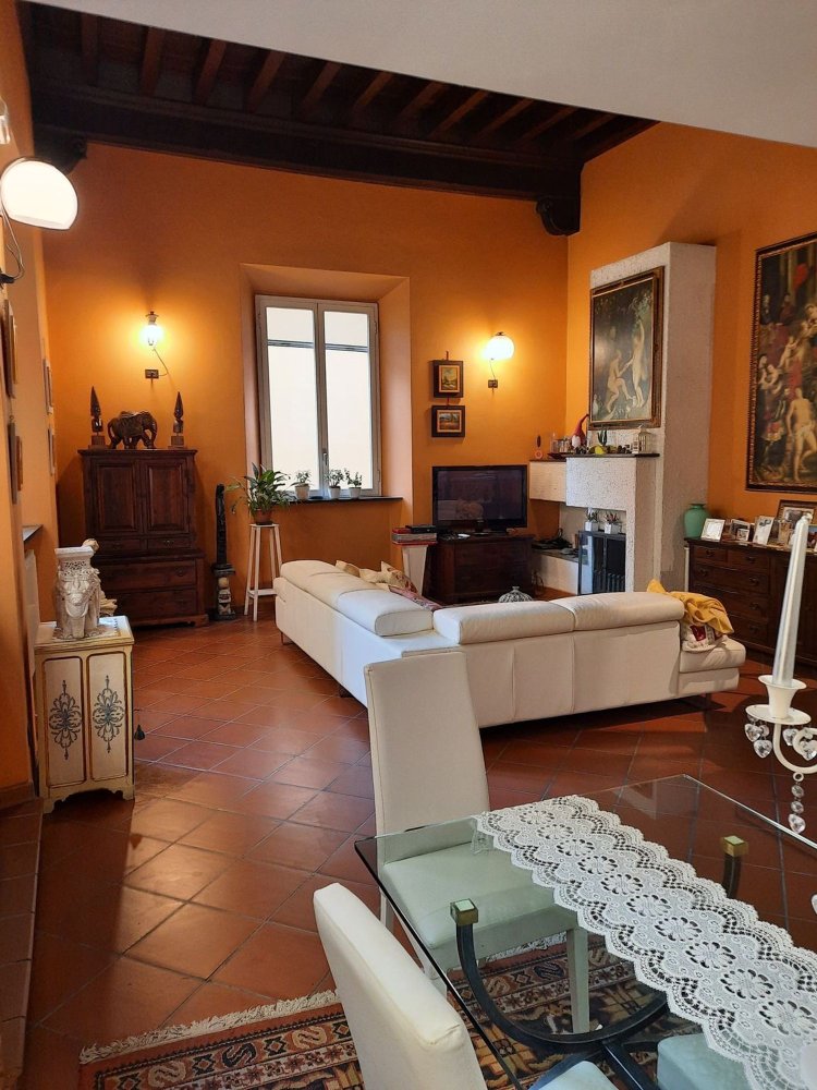 5 rooms Duplex in Lucca, Italy No. 11965