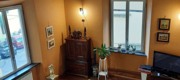 5 rooms Duplex in Lucca, Italy No. 11965 3