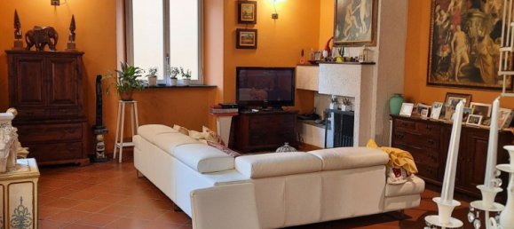 5 rooms Duplex in Lucca, Italy No. 11965 14