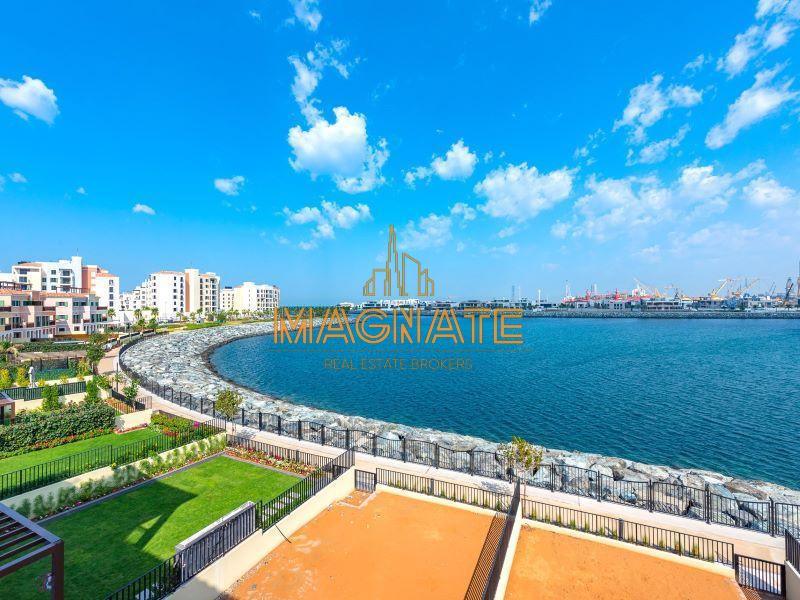 3 bedrooms Townhouse in Jumeirah, UAE No. 24953