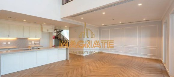 3 bedrooms Townhouse in Jumeirah, UAE No. 24953 3