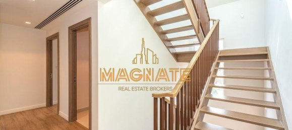 3 bedrooms Townhouse in Jumeirah, UAE No. 24953 10