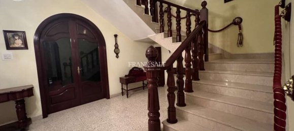 4 bedrooms House in Birzebbuga, Malta No. 8187 4